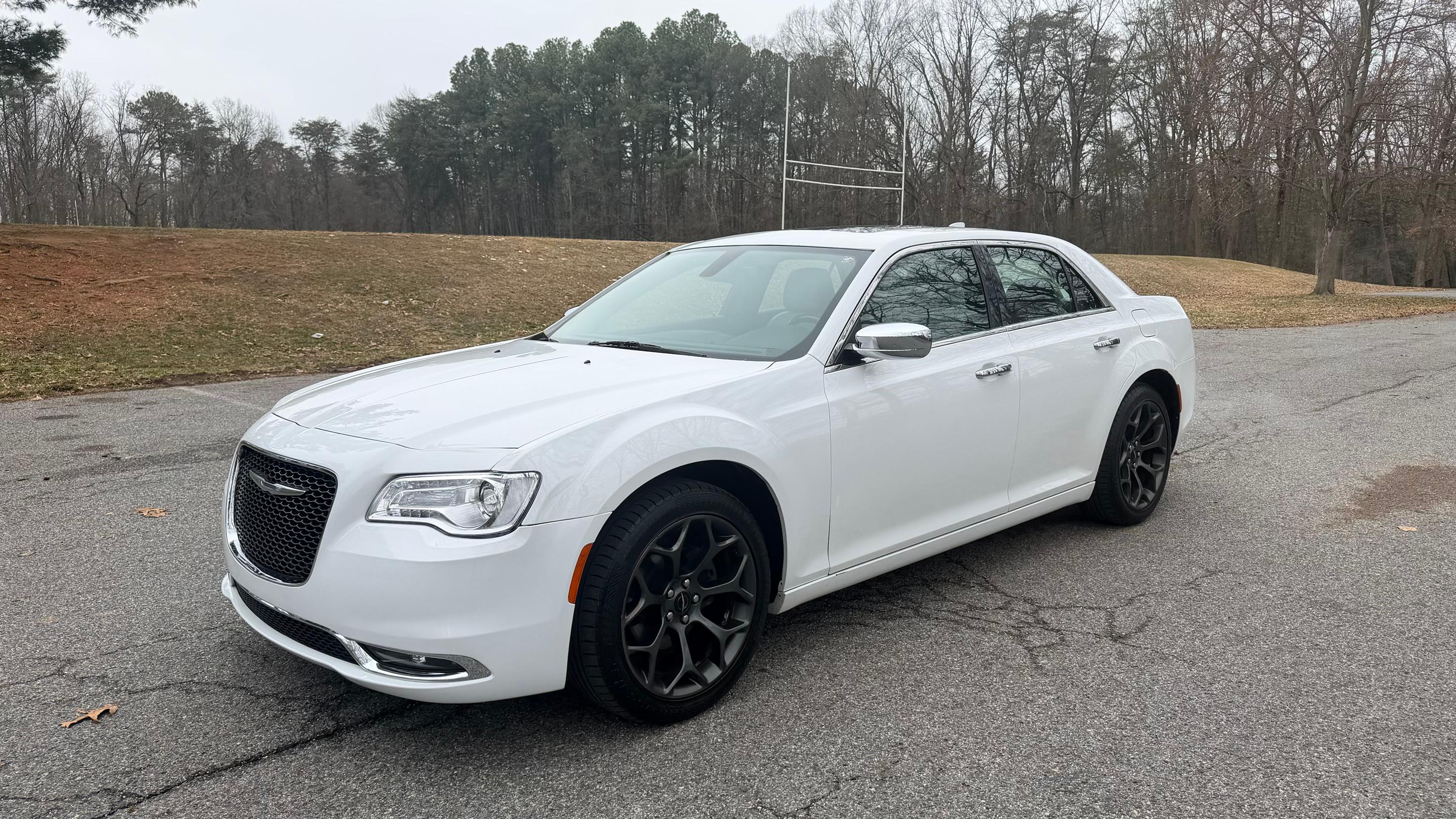 Chrysler 300 2016 in Lanham, MD