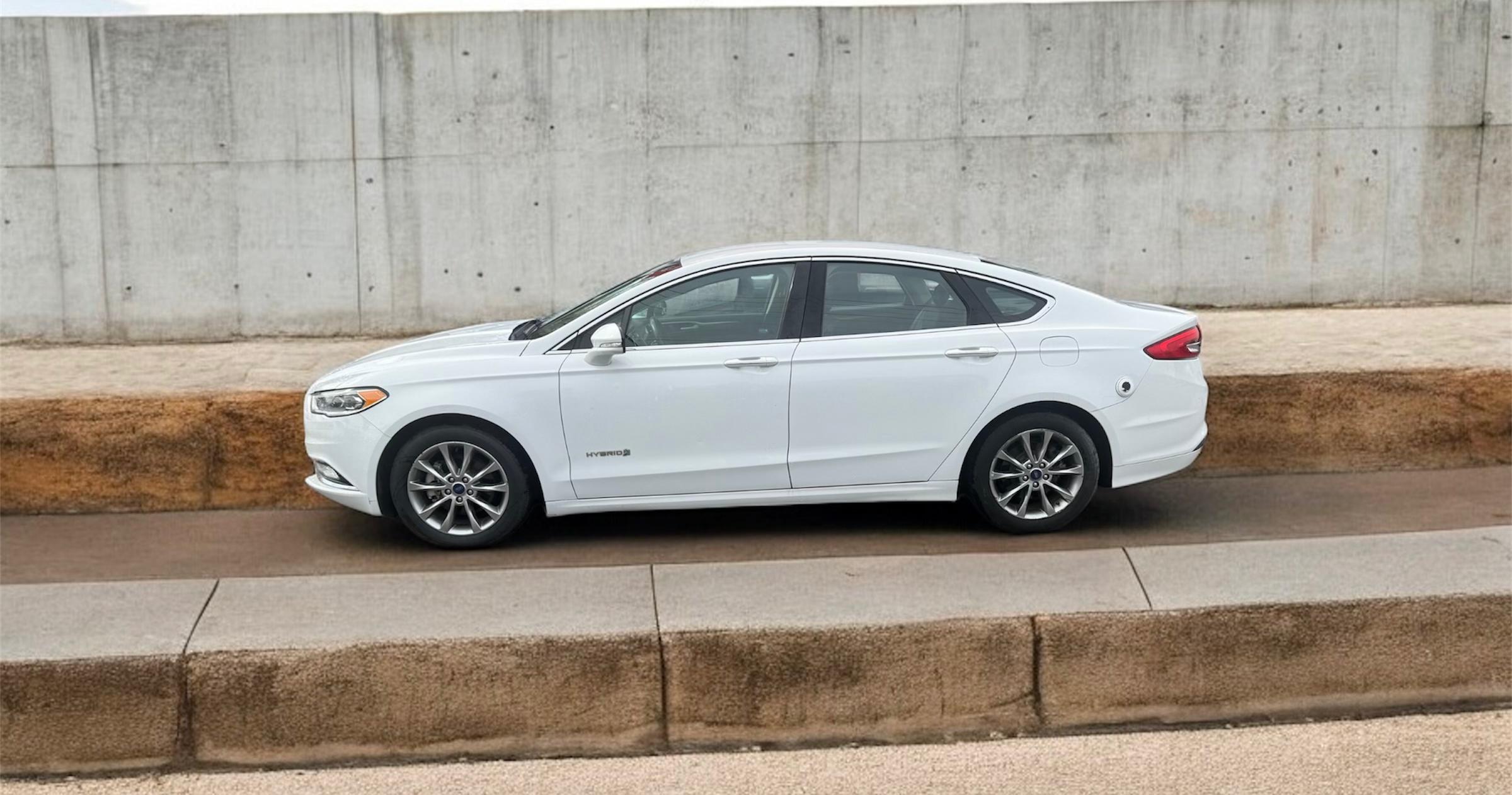 Ford Fusion Hybrid 2017 in Nashville, TN