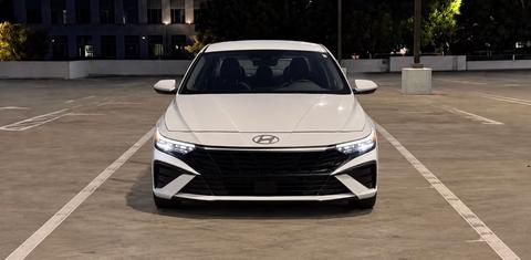 Hyundai Elantra 2024