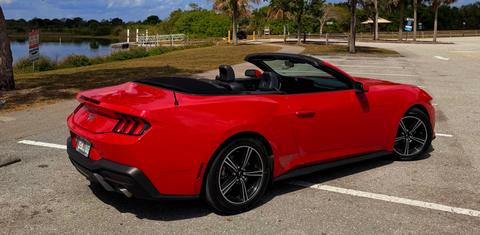 Ford Mustang 2024