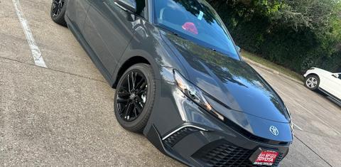 Toyota Camry Hybrid 2025