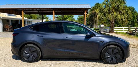 Tesla Model Y 2026