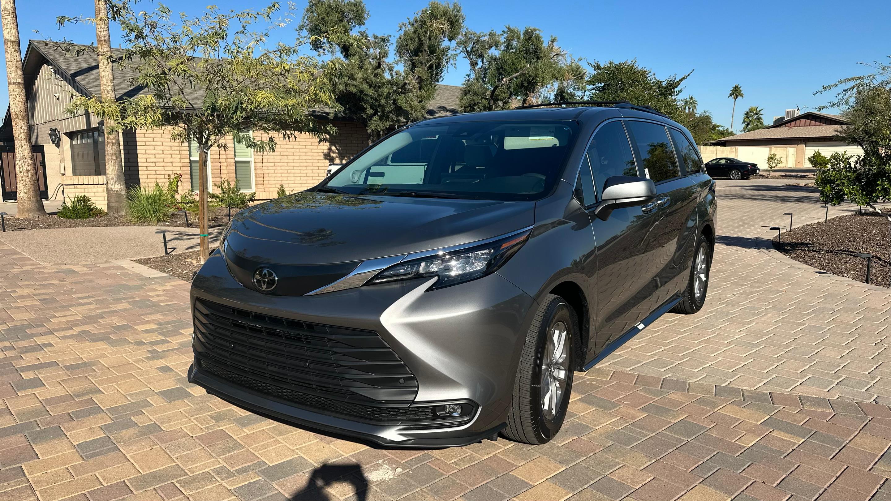 Toyota Sienna 2026 in Glendale, AZ