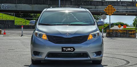Toyota Sienna 2016
