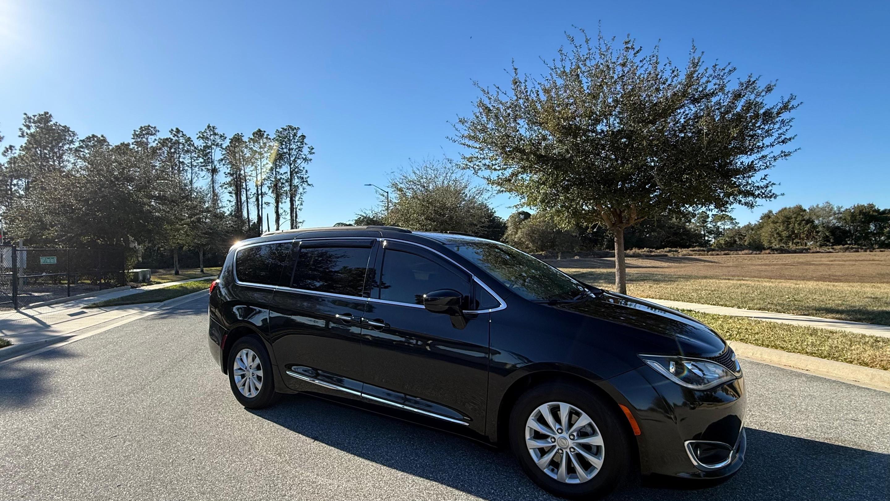 Chrysler Pacifica 2017 in Winter Garden, FL