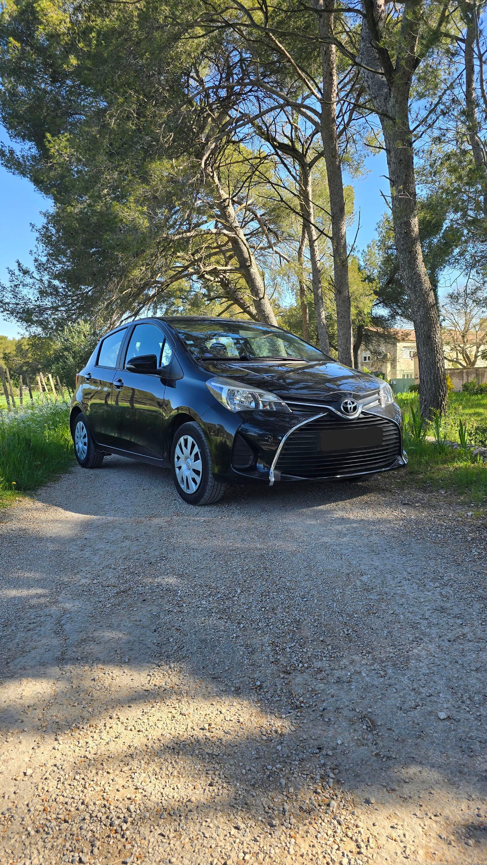 Toyota YARIS 2016 à Lattes