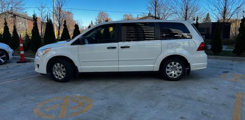 Volkswagen Routan 2012