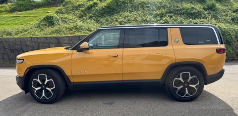 Rivian R1S 2023