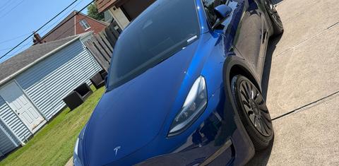 Tesla Model Y 2024