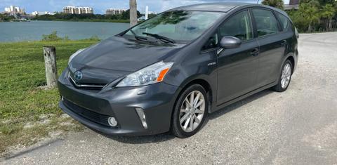 Toyota Prius v 2012