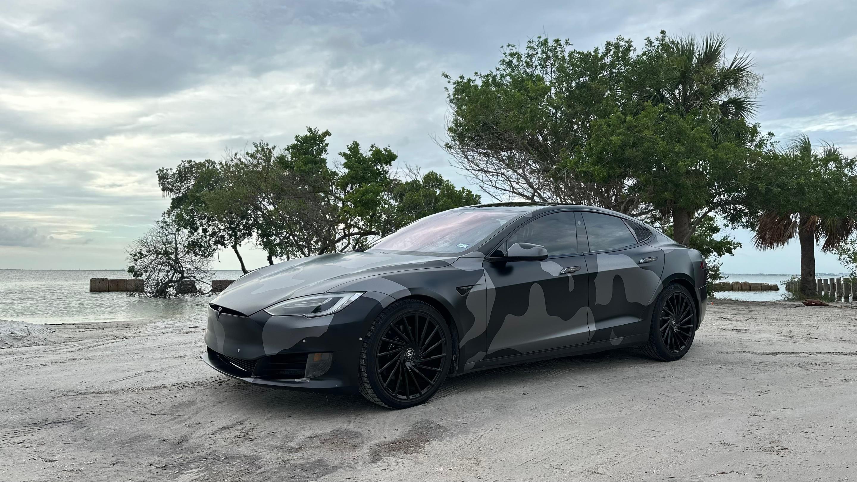 Tesla Model S 2017 in Tampa, FL