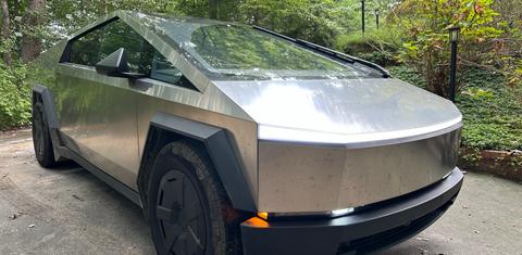 Tesla Cybertruck 2025