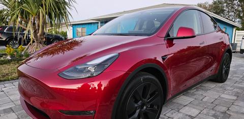 Tesla Model Y 2025