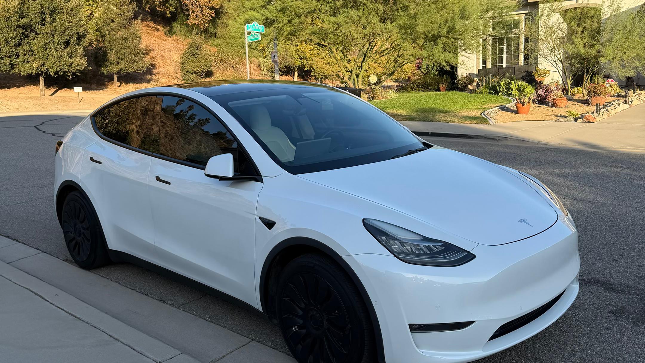 Tesla Model Y 2021 in Highland, CA