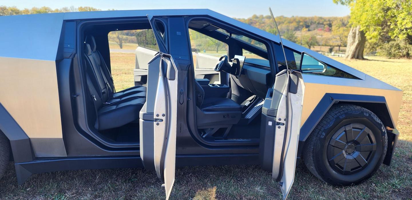 Tesla Cybertruck 2024 rental in Olathe, KS by Jason H. Turo