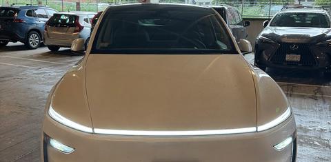 Tesla Model Y 2026