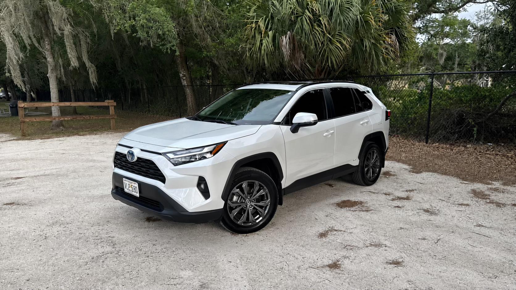 Toyota RAV4 Hybrid 2024 in Oviedo, FL