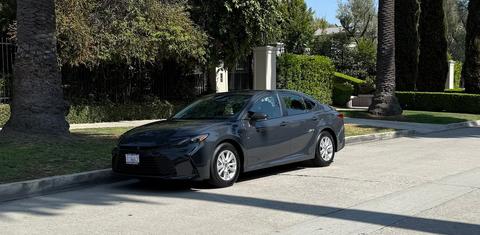 Toyota Camry Hybrid 2025