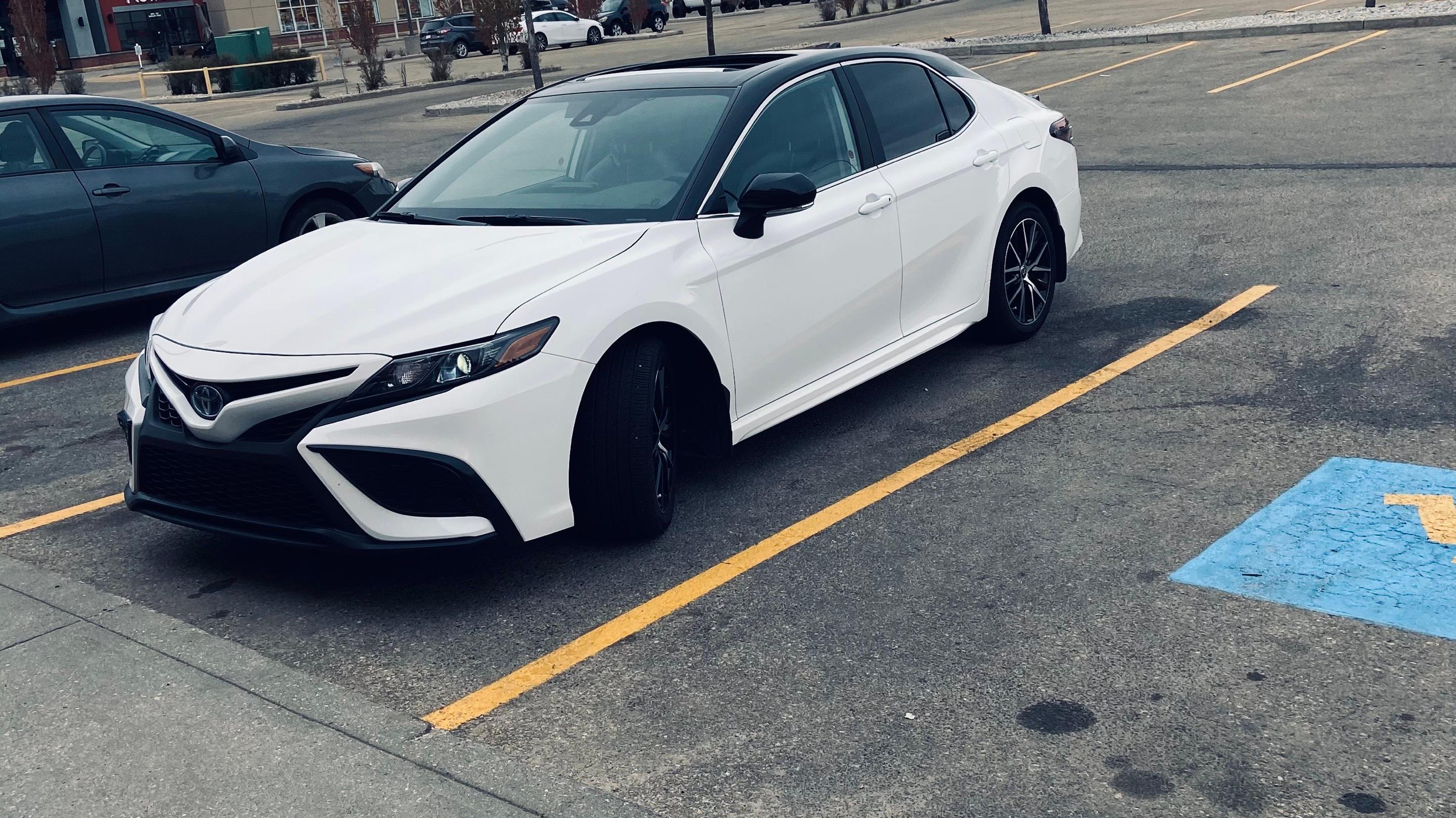Toyota Camry Hybrid 2021 à Edmonton, AB