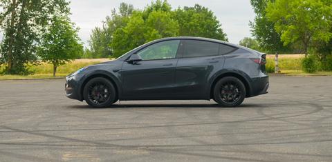 Tesla Model Y 2024