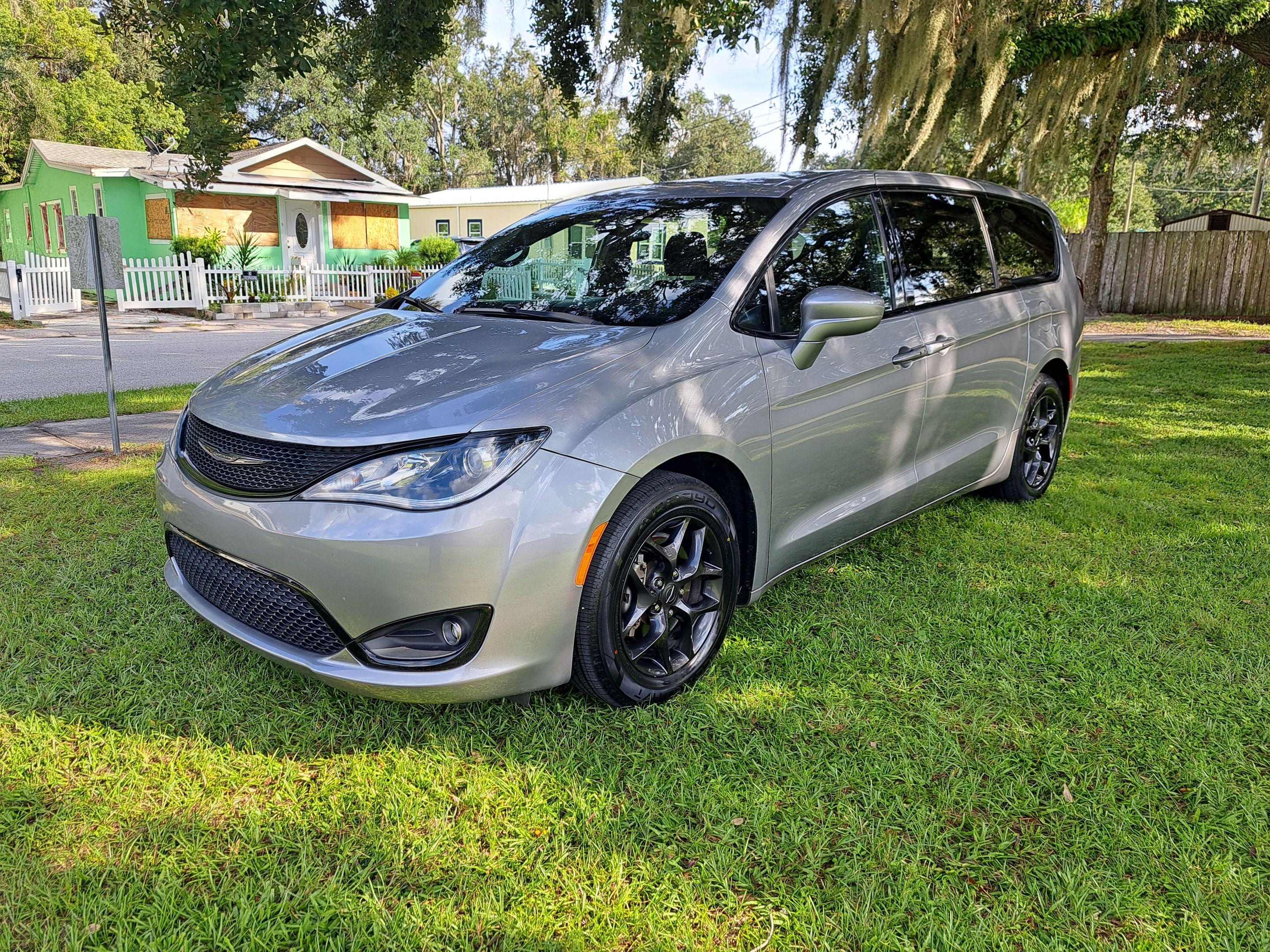 Chrysler Pacifica 2020 in Kissimmee, FL