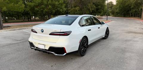 BMW i7 2024