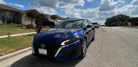 Nissan Altima 2023