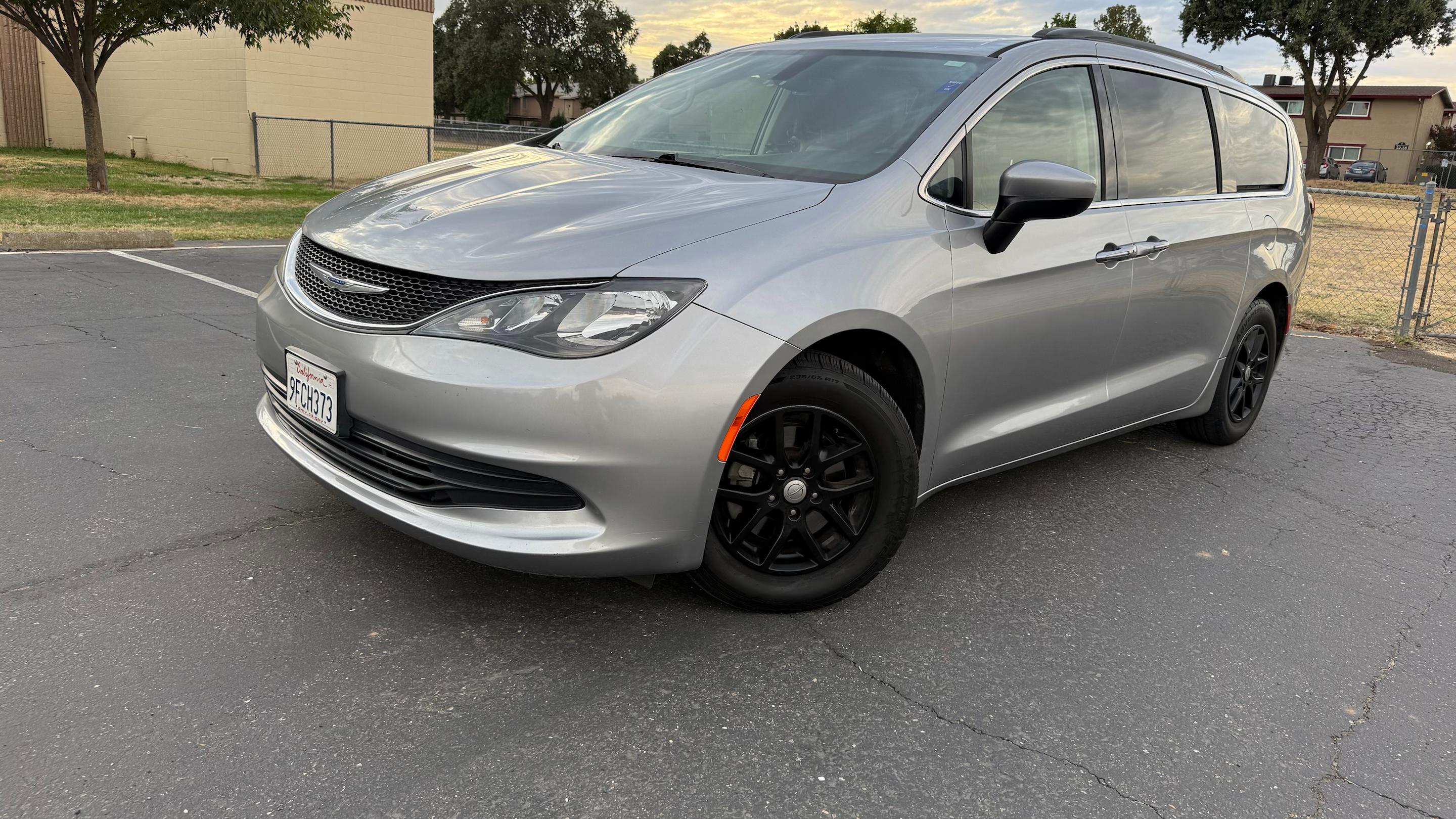 Chrysler Voyager 2020 in Sacramento, CA