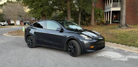 Tesla Model Y 2024