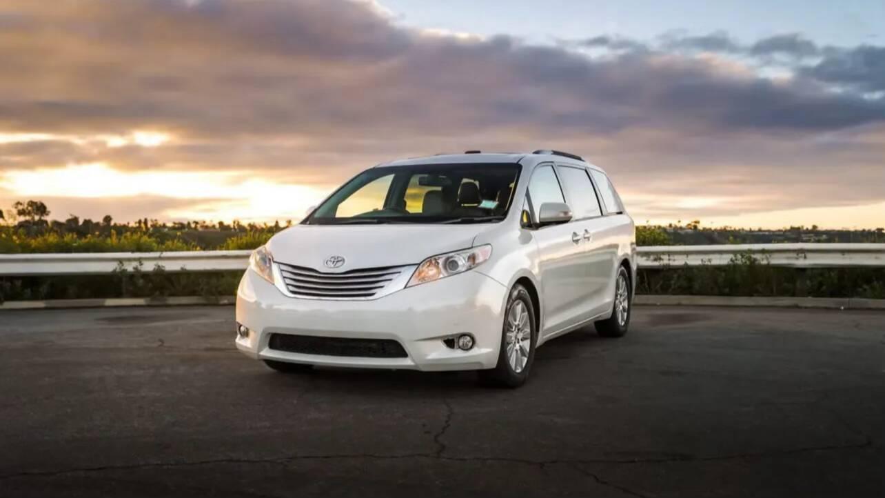 Toyota Sienna 2014 in Cathedral City, CA