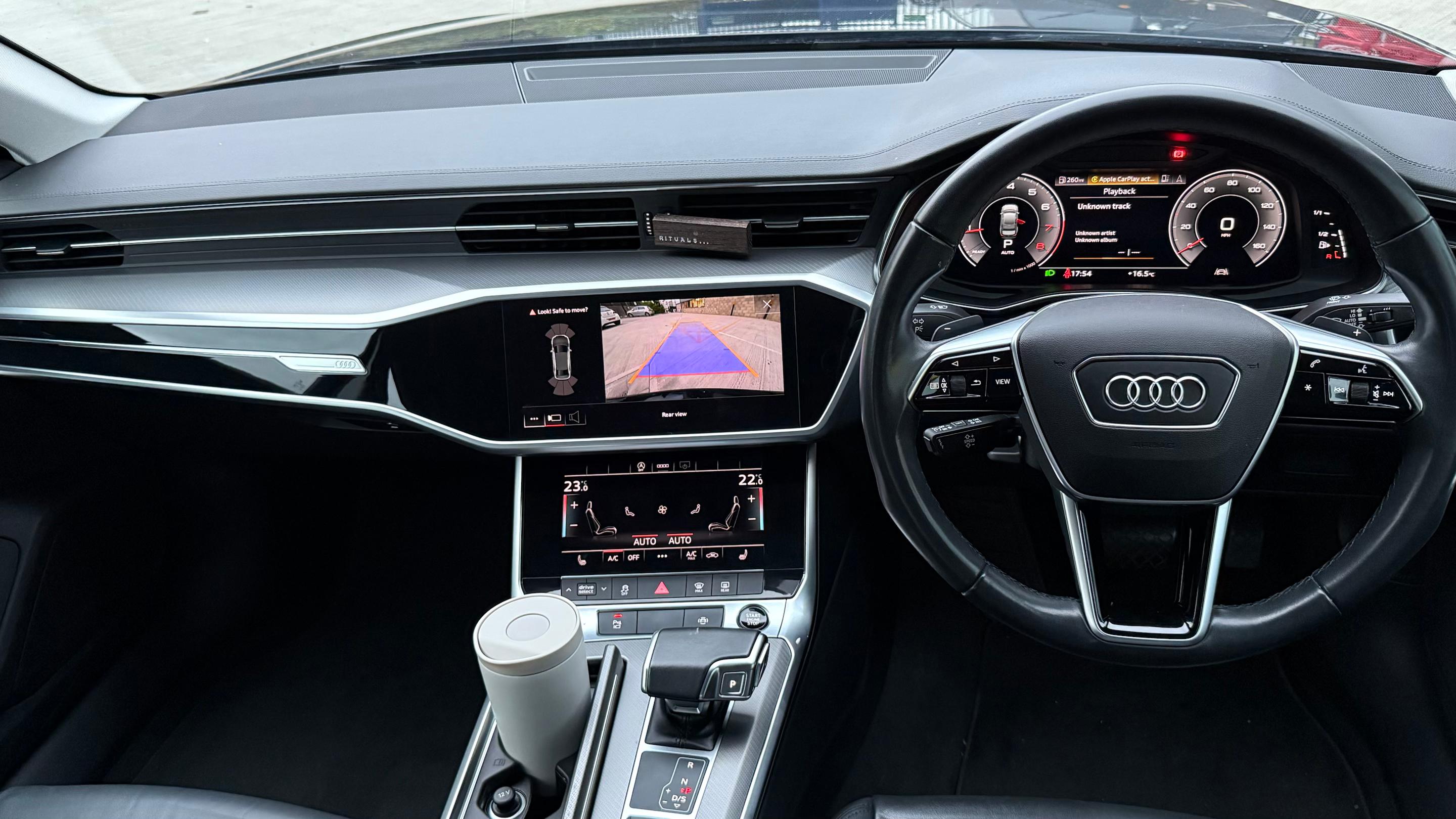 Audi A6 Saloon 2021 à Dartford