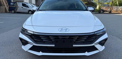 Hyundai Elantra 2025