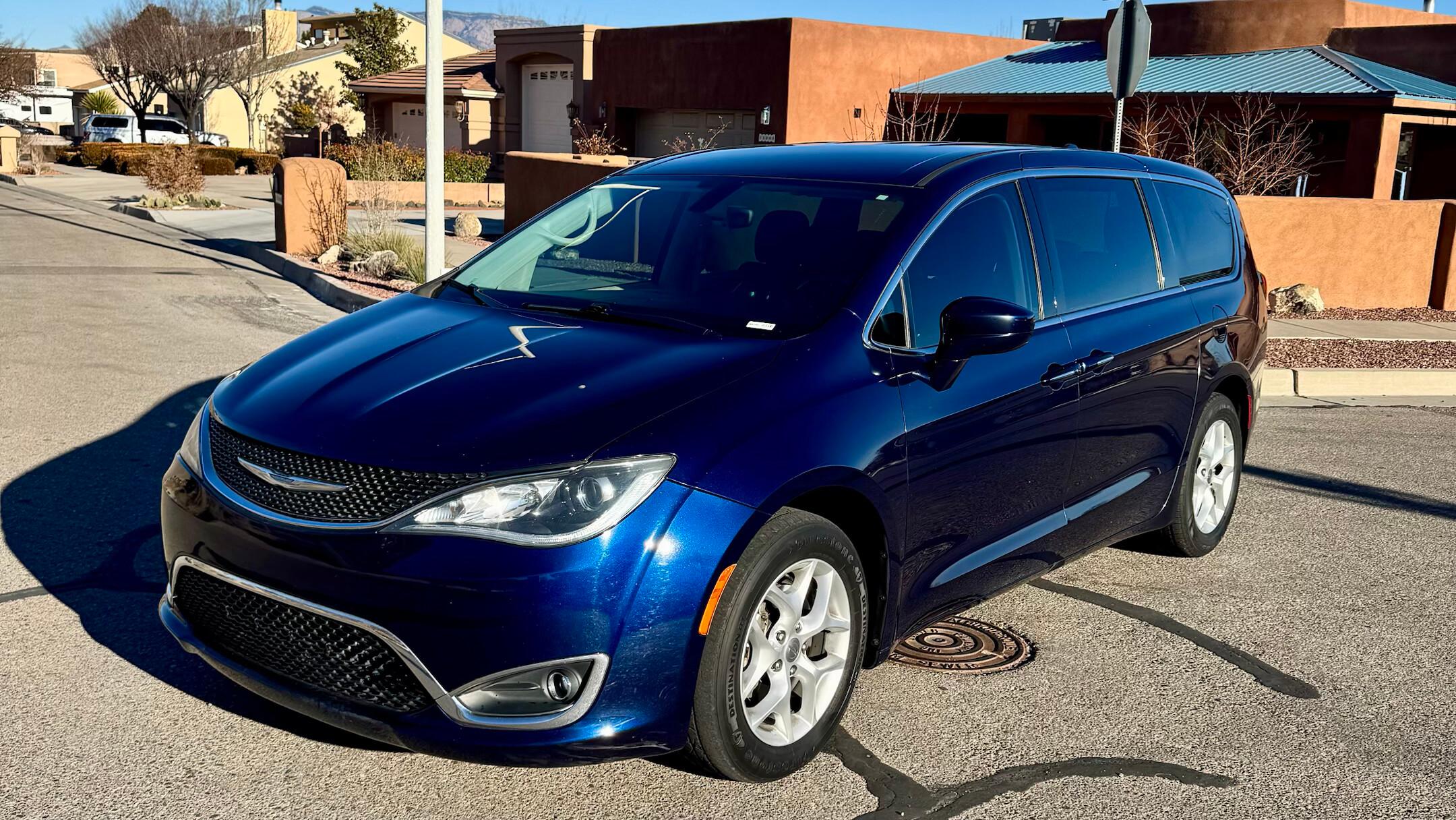 Chrysler Pacifica 2018 in Albuquerque, NM