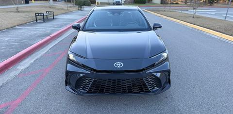 Toyota Camry Hybrid 2026