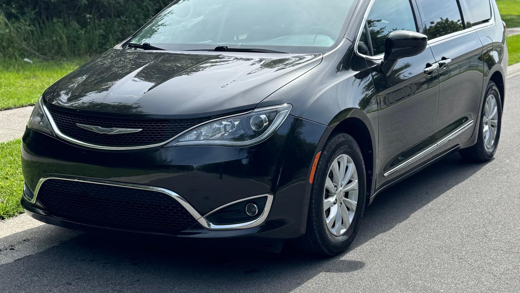 Chrysler Pacifica 2018 in 