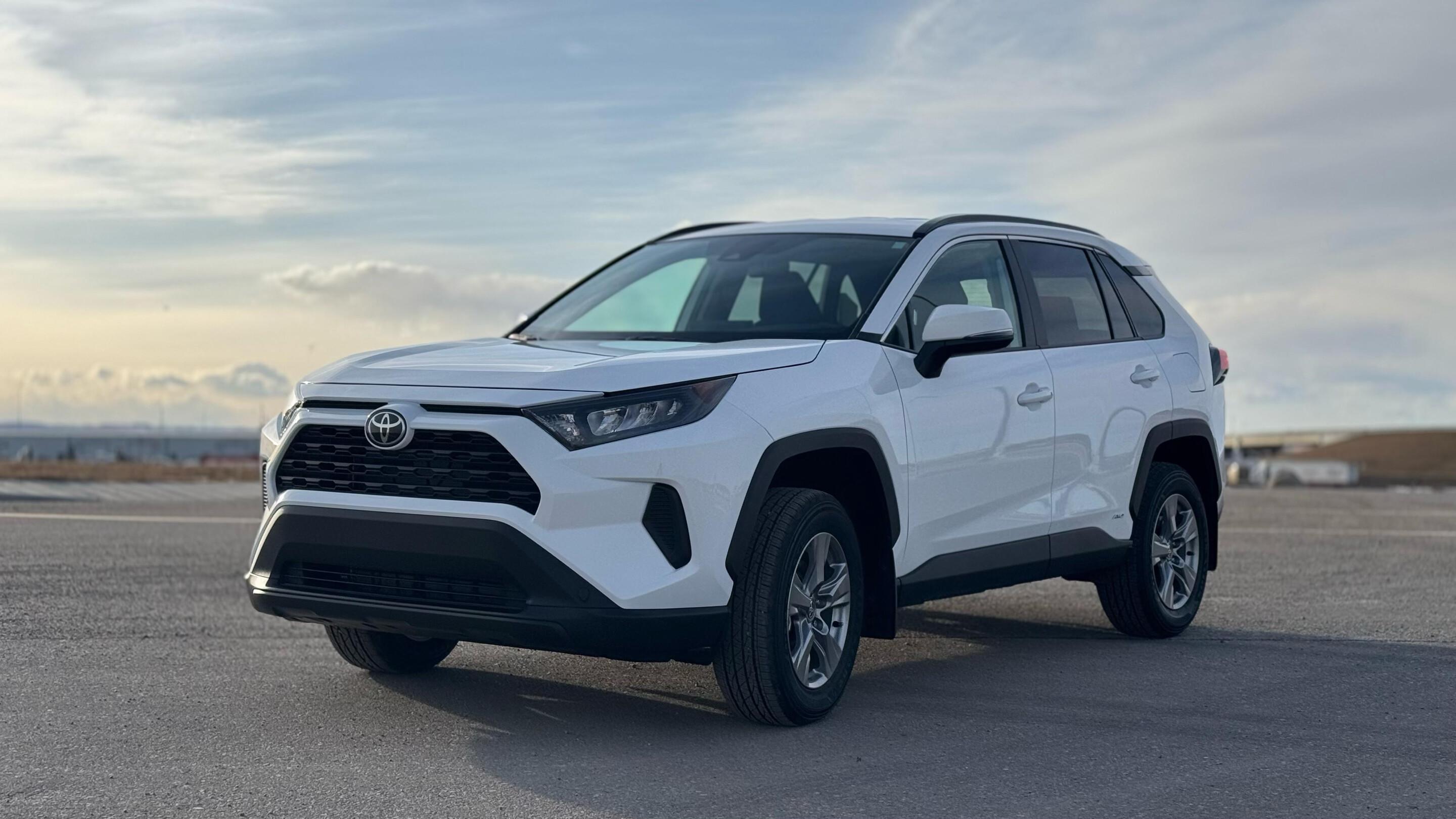 Toyota RAV4 Hybrid 2025 in Calgary, AB