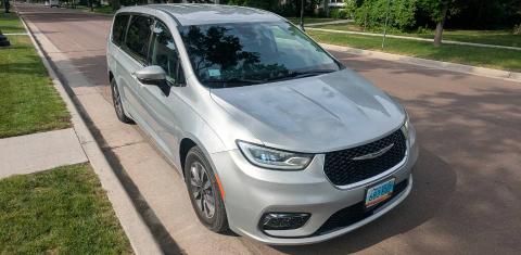 Chrysler Pacifica 2023