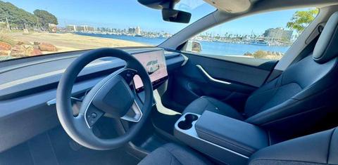 Tesla Model Y 2026