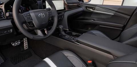 Toyota Camry Hybrid 2025