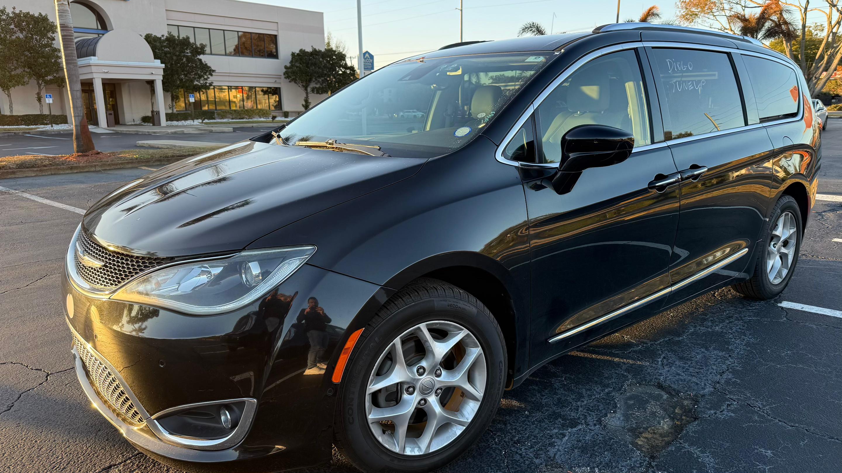 Chrysler Pacifica 2017 in 