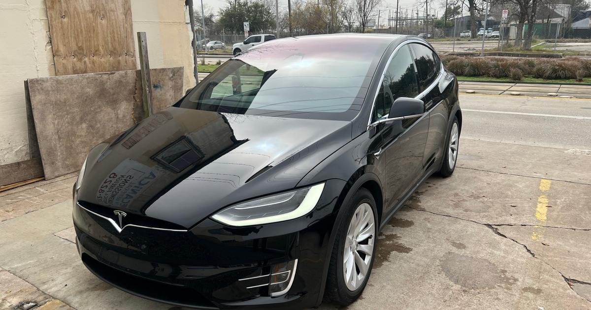 Tesla Model X 2018 rental in Houston, TX by Oliver Turo