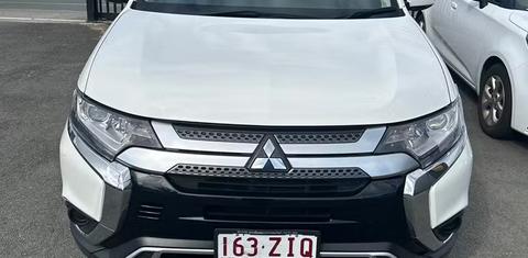 Mitsubishi OUTLANDER 2019