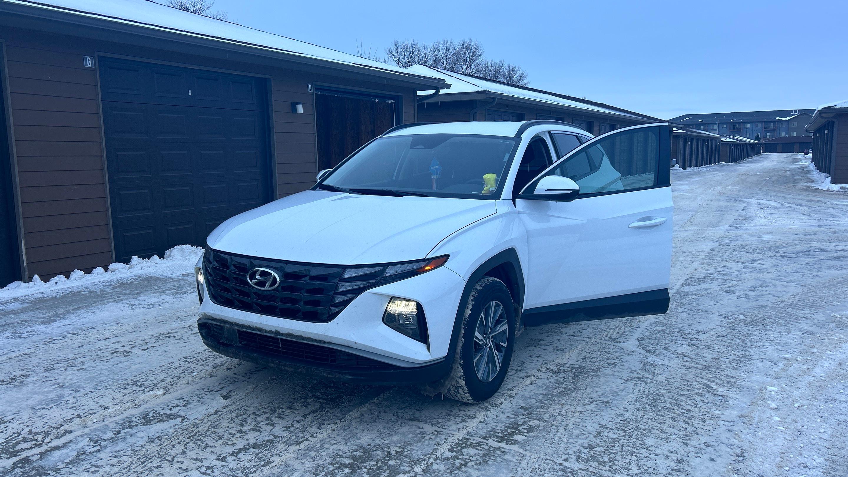 Hyundai Tucson Hybrid 2023 in Minot, ND