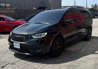 Chrysler Pacifica car