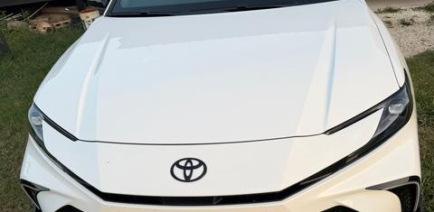 Toyota Camry Hybrid 2026