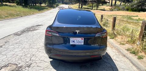 Tesla Model Y 2024