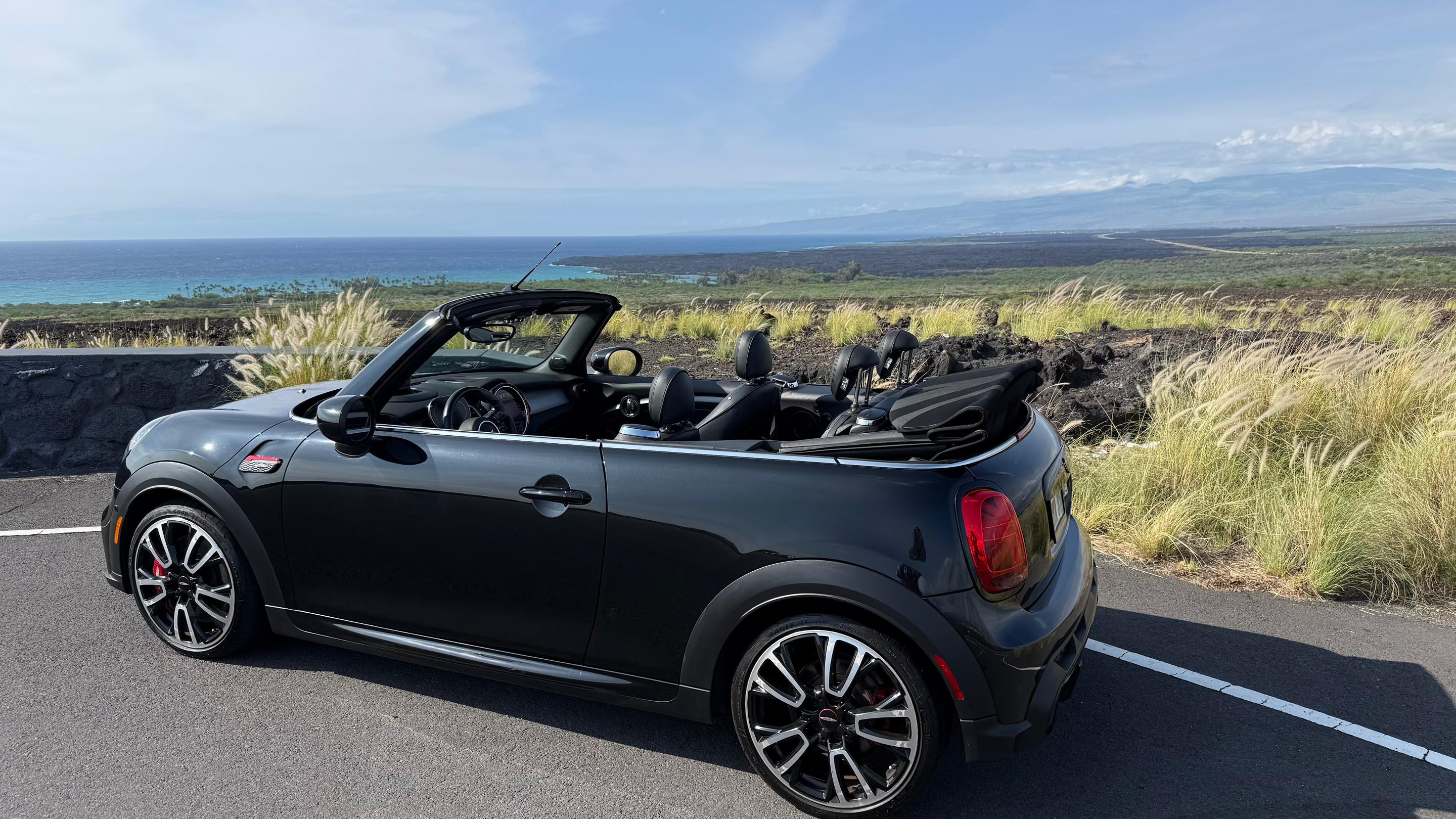 MINI Convertible 2024 in Volcano, HI