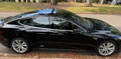 Tesla Model S 2015