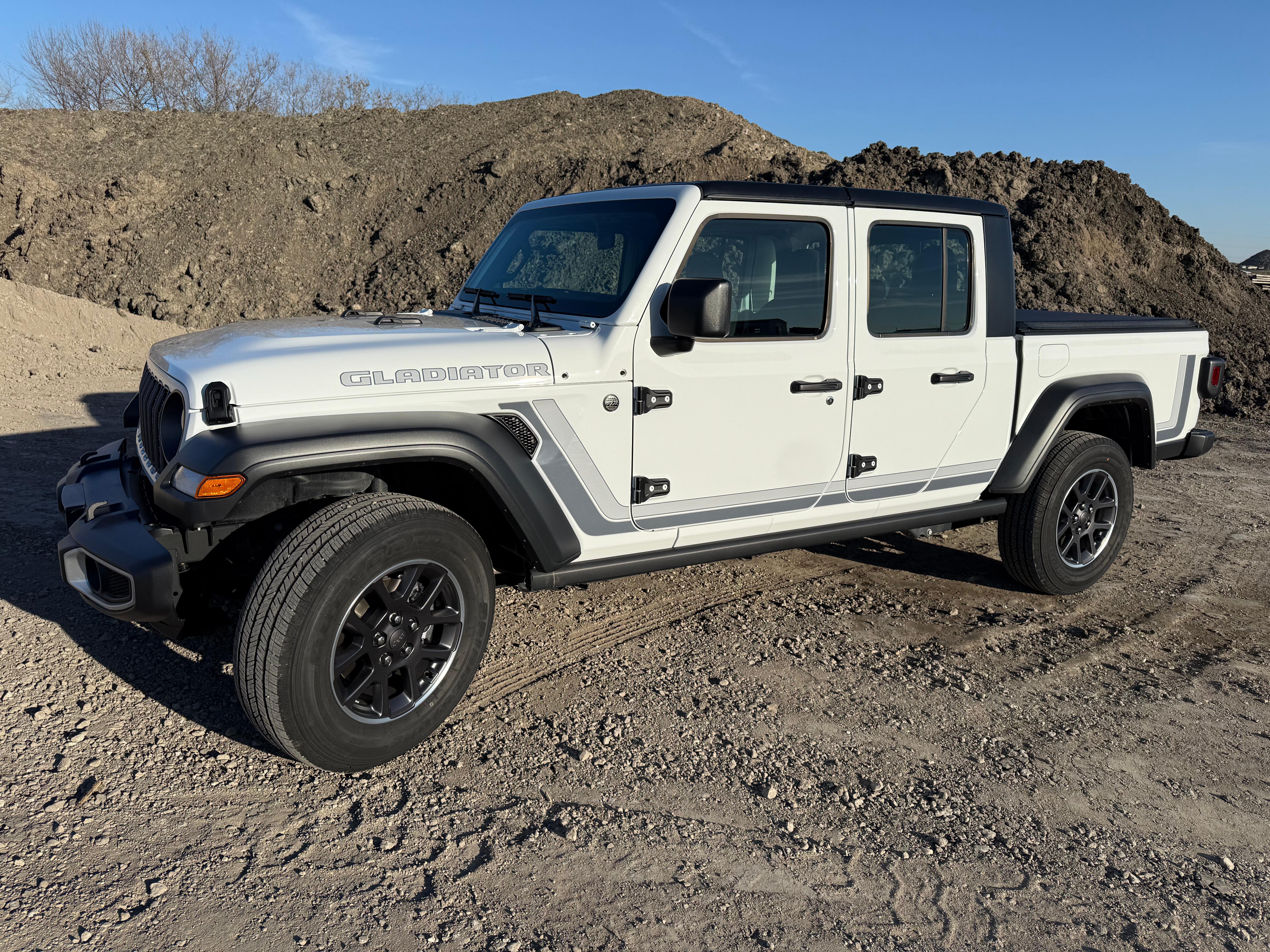 Jeep Gladiator 2025 in Fargo, ND