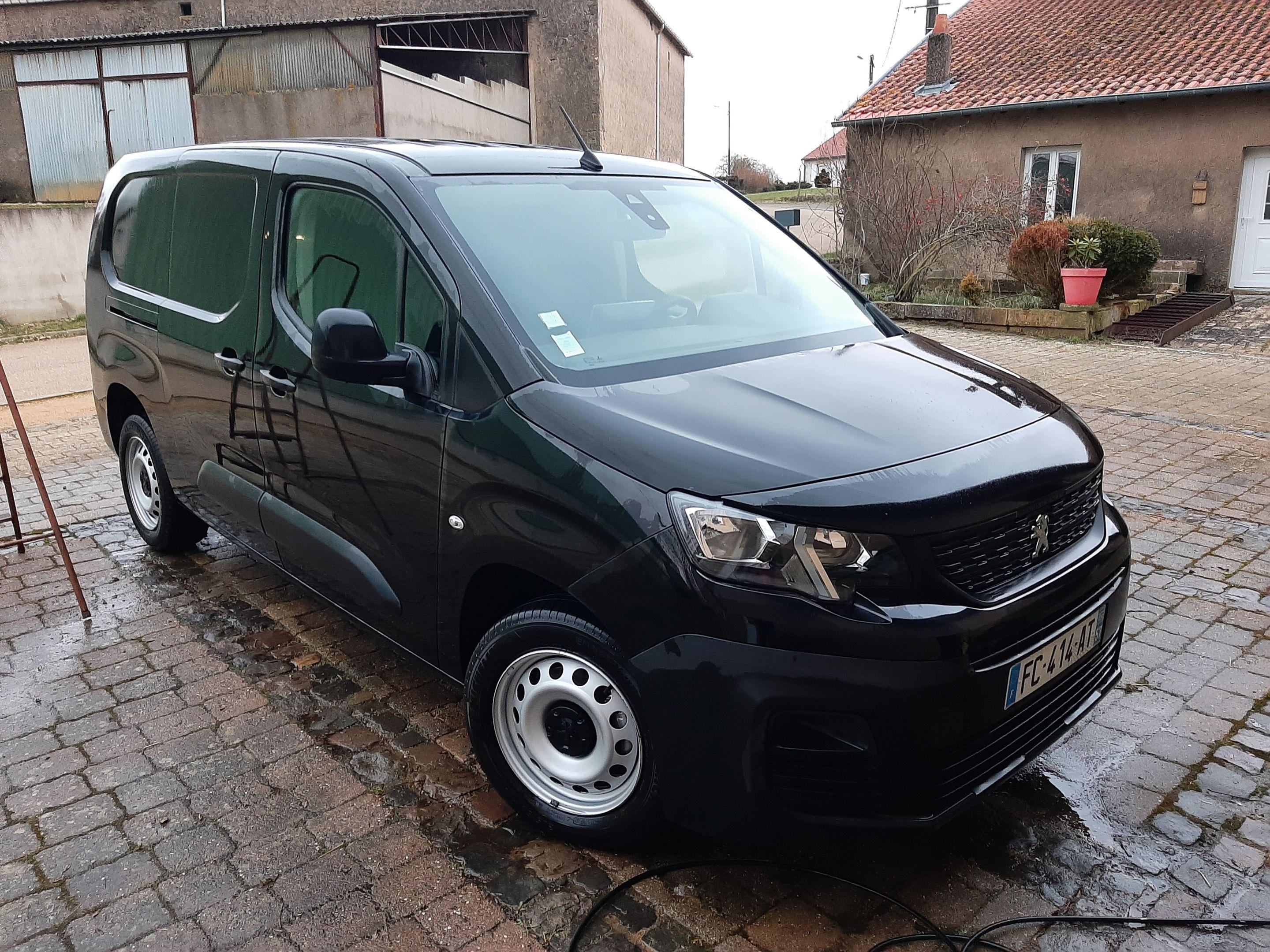 Peugeot PARTNER FGN 2018 à Rezonville-vionville